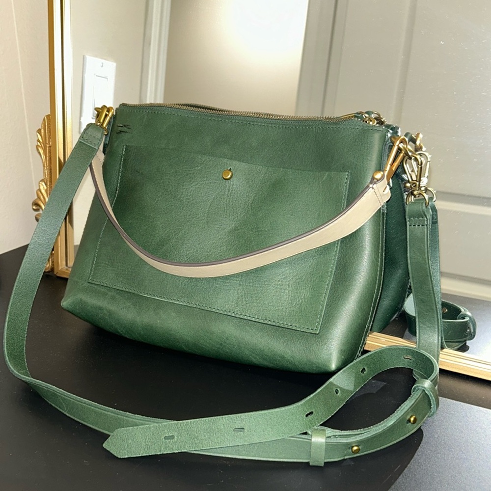 Madewell The Transport Shoulder Crossbody LEATHER purse. (Green)
